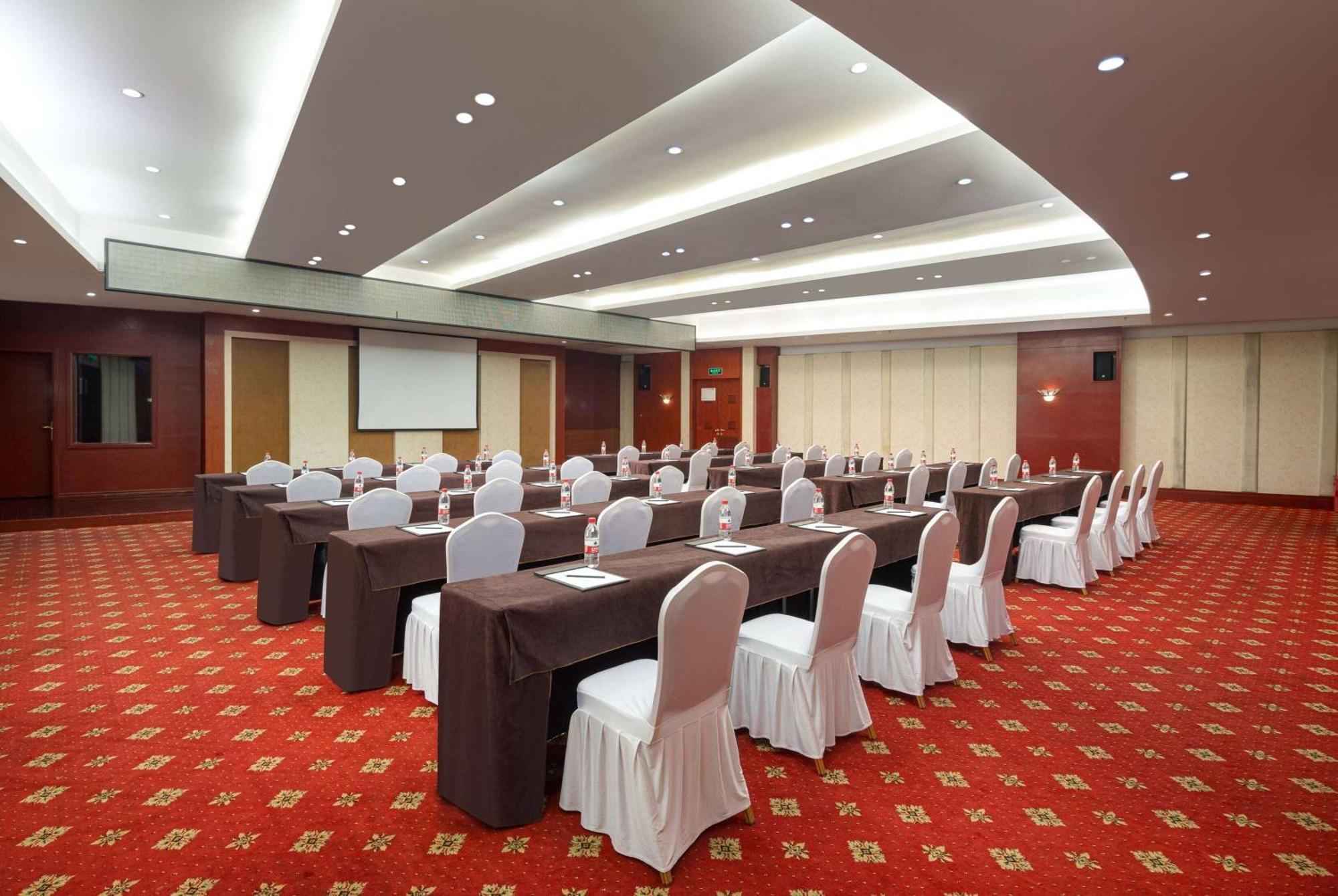 Hotel Ramada Plaza By Wyndham Chongqing West Esterno foto