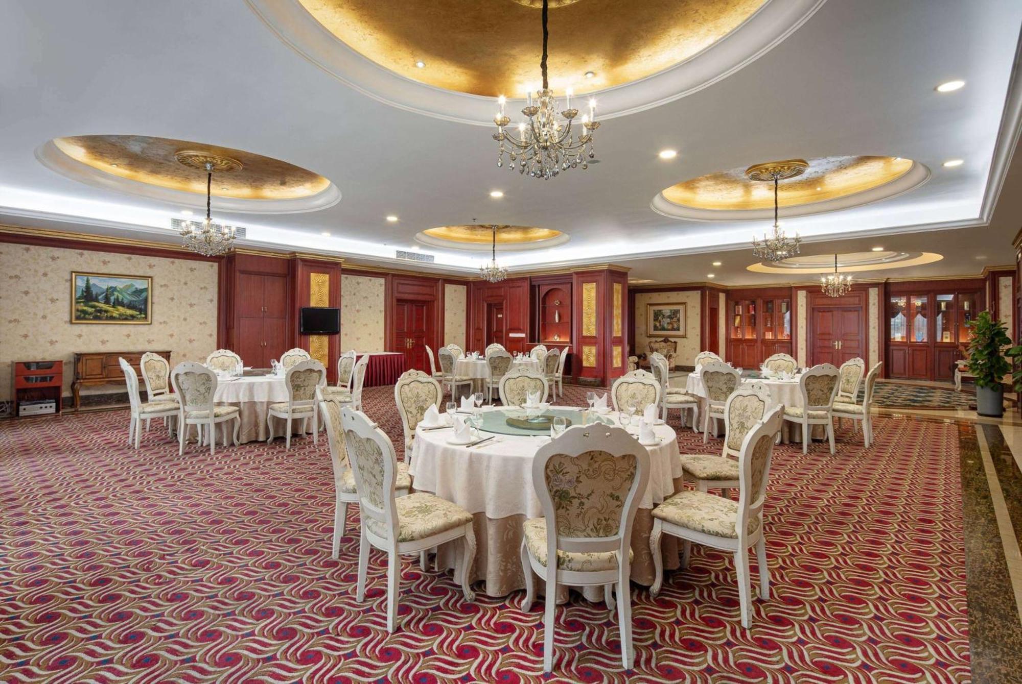 Hotel Ramada Plaza By Wyndham Chongqing West Esterno foto