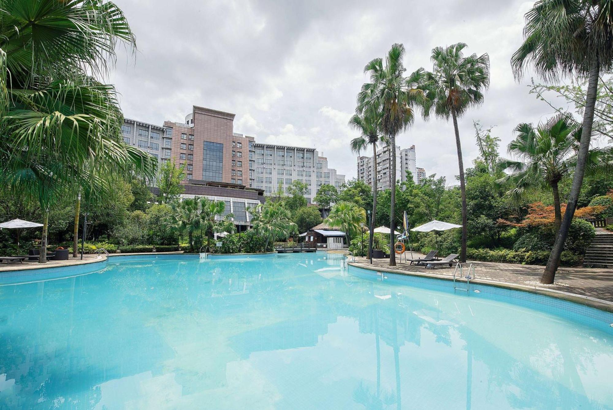 Hotel Ramada Plaza By Wyndham Chongqing West Esterno foto