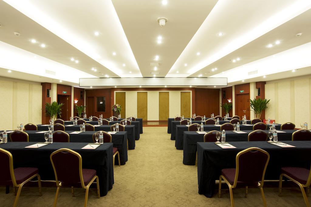 Hotel Ramada Plaza By Wyndham Chongqing West Esterno foto